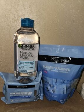 Micellar Cleansing Water - Blue